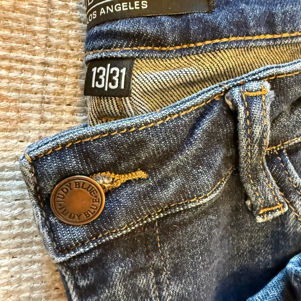 Judy‎ Blue Dark Wash Distressed Straight Leg Jeans With Embroidery - Picture 3 of 5